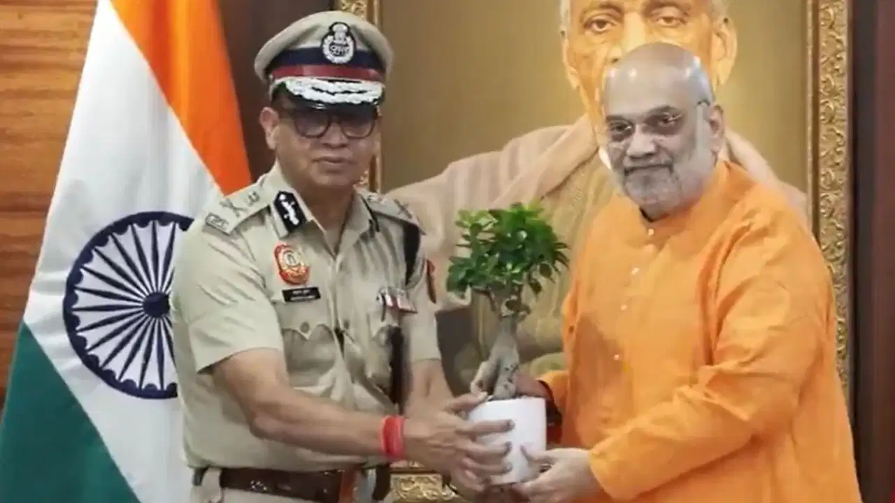 Amit Shah Delhi Meeting: गृह मंत्री अमित शाह ने दिल्ली पुलिस और सीएम के साथ की उच्चस्तरीय बैठक, कानून-व्यवस्था और सुरक्षा तैयारियों की समीक्षा