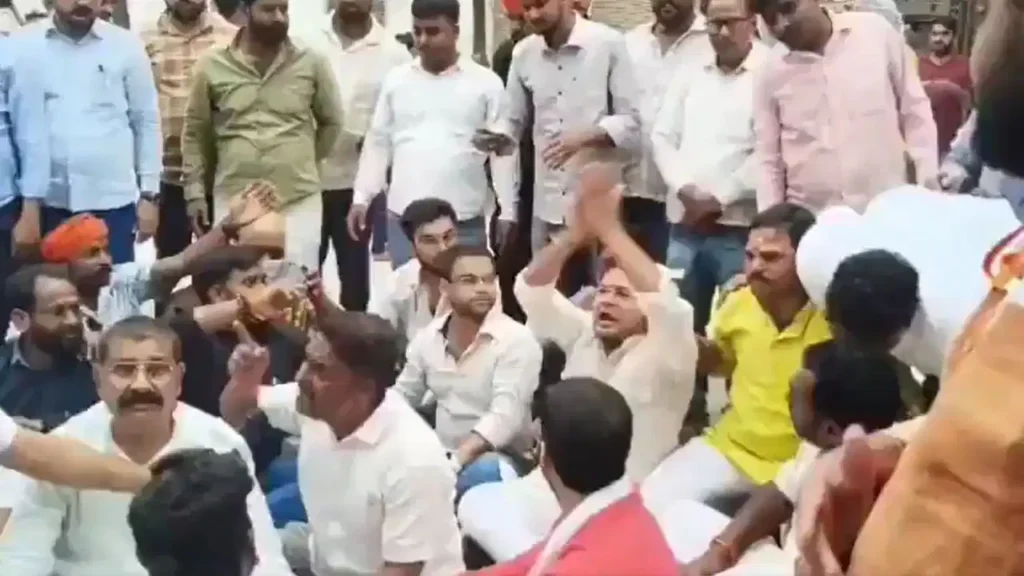 UP MLC Election News: सपा प्रत्याशी आशुतोष सिन्हा भारी बढ़त के साथ आगे, बीजेपी ने की दोबारा गिनती की मांग और लगाए गंभीर आरोप
