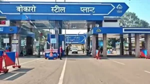 बोकारो में विस्थापितों का उग्र प्रदर्शन, आठवें दिन सभी गेट जाम; विधायक श्वेता सिंह भी भूख हड़ताल पर