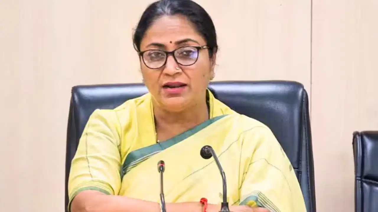 Delhi News: एमसीडी के 4,000 एमटीएस कर्मचारियों को बढ़ा हुआ वेतन, सीएम रेखा गुप्ता ने दी 52 करोड़ के प्रस्ताव को मंजूरी