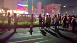 Dhanbad 8-Lane Road Accident: हाइवा ने युवक को कुचला, अंधेरे के कारण शव के ऊपर से गुजरते रहे वाहन, सनसनी