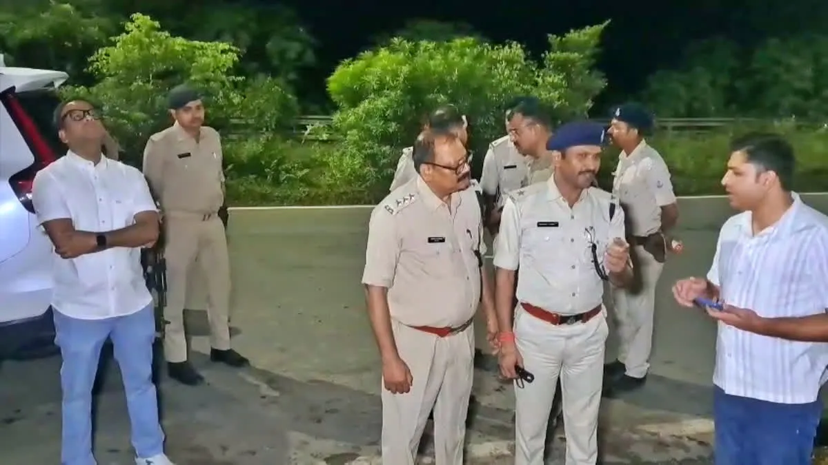 Jamshedpur Encounter: बिंदल मॉल फायरिंग कांड के दो आरोपी पुलिस मुठभेड़ में घायल, मरीन ड्राइव पर हुई कार्रवाई