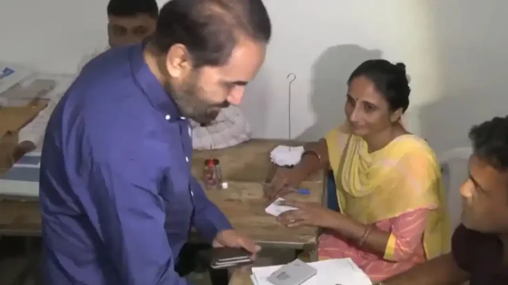 GMC Election Voting News: गुजरात में निकाय चुनावों के लिए कड़ी सुरक्षा के बीच मतदान संपन्न, 13 अक्टूबर को आएंगे नतीजे