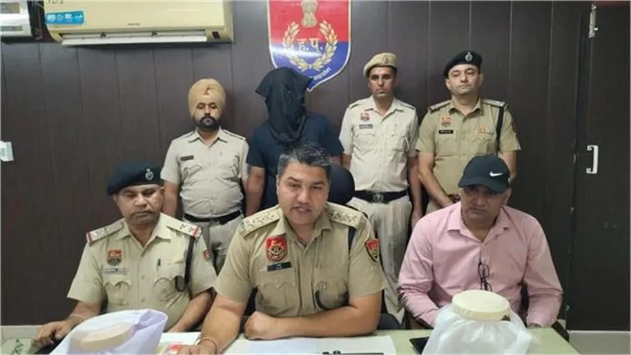 Fatehabad News: CIA रतिया पुलिस ने 5 हजार के इनामी बदमाश को दो अवैध पिस्तौल और जिंदा कारतूस के साथ किया गिरफ्तार