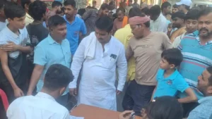 Gorakhpur News: गाय के दूध से बना चरणामृत पीने वालों में दहशत, 450 लोगों को लगा एंटी-रेबीज टीका