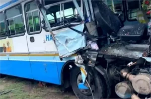 Kurukshetra Accident News: जीटी रोड पर बैरिकेडिंग तोड़कर निर्माण क्षेत्र में घुसी तेज रफ्तार स्लीपर बस, मजदूर की दर्दनाक मौत