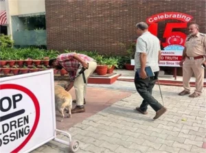 मोहाली के चार स्कूलों को बम से उड़ाने की धमकी: ईमेल मिलने के बाद मचा हड़कंप, पुलिस और डॉग स्क्वायड ने की जांच