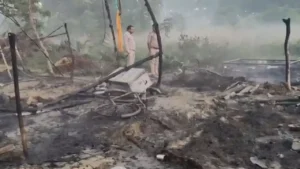 Deoria Fire Accident: उत्तर प्रदेश के देवरिया में झोपड़ी में लगी भीषण आग, पिता, 3 साल की बेटी समेत तीन की जिंदा जलकर मौत