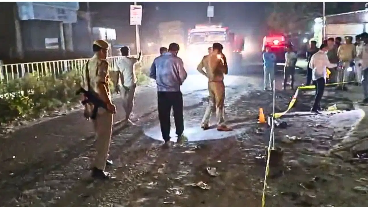 Pilibhit Firing Case Update: पीलीभीत गोलीकांड में मुख्य आरोपी कौशल गुप्ता हिरासत में, कस्बे में भारी पुलिस बल तैनात