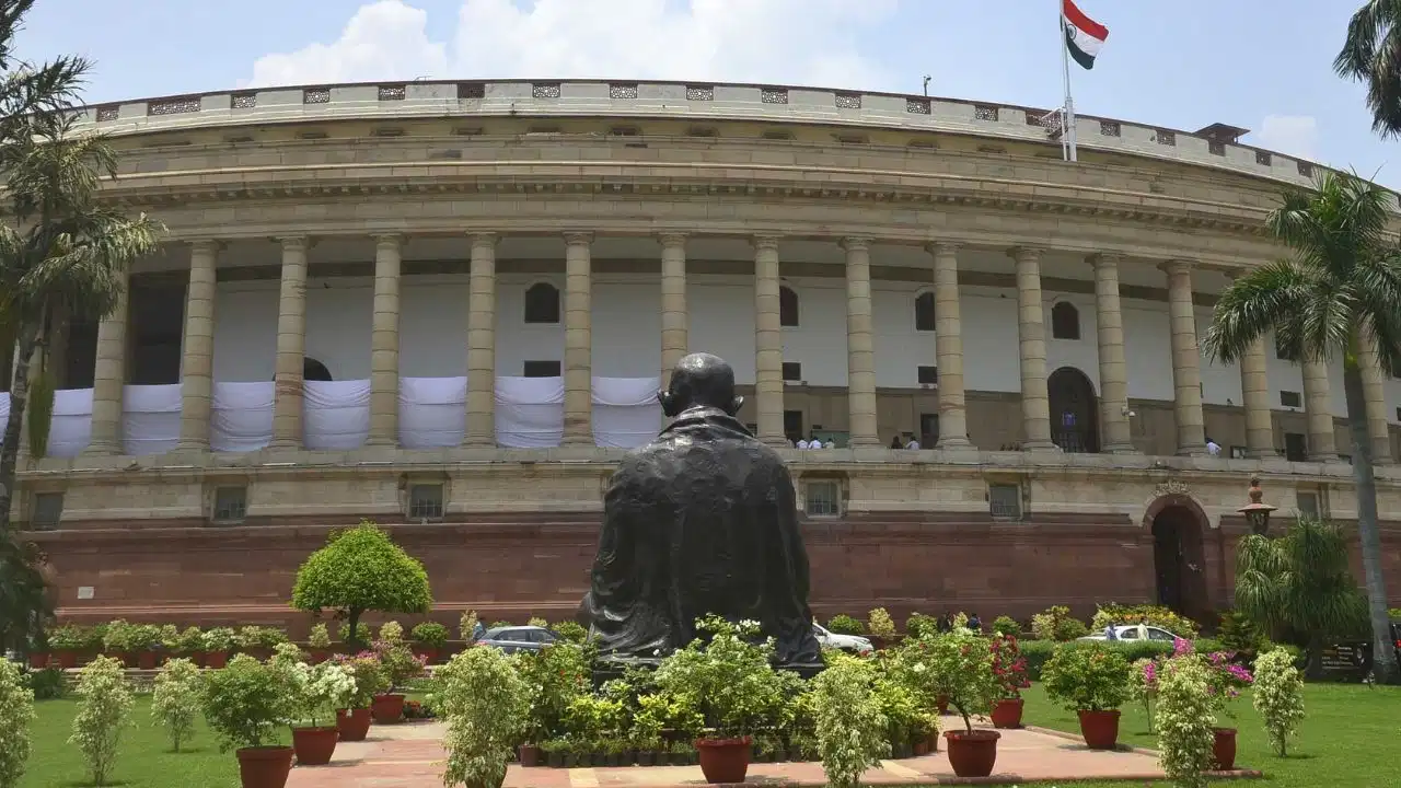 Parliament Question Hour Analysis: संसद के लाखों सवालों में आम जनता के मुद्दे कहां? जानिए गरीबी और जलवायु पर क्या है डेटा