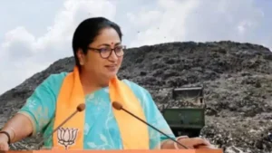 Okhla Landfill Site Visit: सीएम रेखा गुप्ता ने ओखला लैंडफिल साइट का किया निरीक्षण, 100 एकड़ जमीन कूड़े से हुई मुक्त