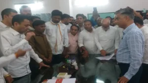 Chhindwara Congress Worker Assault: छिंदवाड़ा में कांग्रेस कार्यकर्ता के अपहरण और मारपीट पर गरमाई सियासत, पूर्व सांसद नकुलनाथ ने पुलिस कंट्रोल रूम पहुंचकर दिया अल्टीमेटम