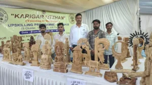 Shahdol Ahilya Bai Weaver Fair: शहडोल में देवी अहिल्याबाई बुनकर मेला समाप्त, चंदेरी-महेश्वरी साड़ियों और काष्ठ कला की रही धूम