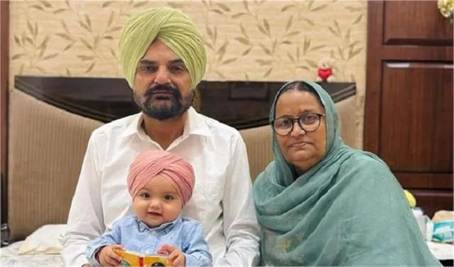 Sidhu Moosewala Younger Brother: सिद्धू मूसेवाला के छोटे भाई का वीडियो वायरल, ‘ठायं-ठायं’ करने पर बढ़ा विवाद