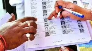 UP Voter List Controversy: सुल्तानपुर में वोटर लिस्ट से नाम काटने की साजिश बेनकाब, फर्जी फॉर्म और लापरवाही पर BLO पर FIR