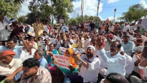 Jagdalpur News: बस्तर में बाढ़ पीड़ितों का फूटा गुस्सा, मुआवजे की मांग को लेकर कलेक्ट्रेट का किया घेराव