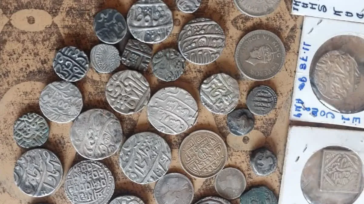Guna Unique Coin Collection: गुना के अजय जैन के पास है मौर्य और मुगल काल के 2000 से अधिक प्राचीन सिक्कों का अनोखा खजाना, इतिहास की बयां करते हैं गाथा