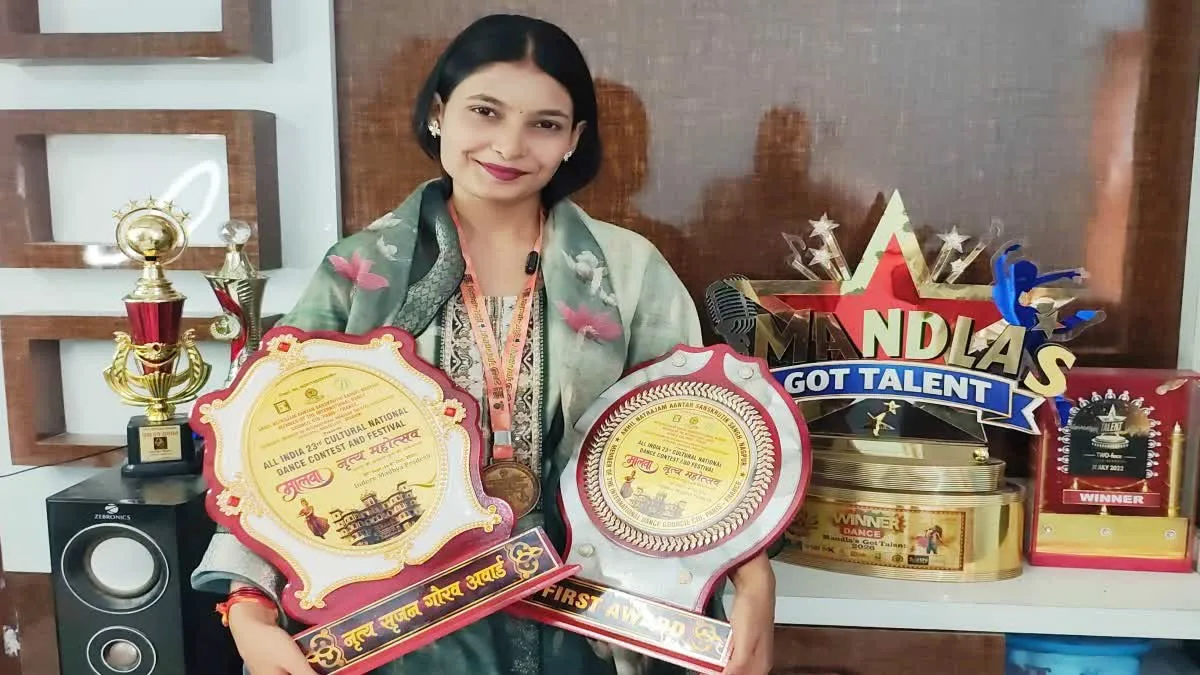 Malva Nritya Mahotsav 2026: सेमी-क्लासिकल डांस में चमकी सौम्या, मिला प्रतिष्ठित ‘मालवा नृत्य महोत्सव अवार्ड’