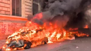 Europe Protests: फ्रांस से इटली तक भड़का जनसैलाब, महंगाई और बेरोजगारी के खिलाफ सड़कों पर उतरे लोग; क्या ‘अरब स्प्रिंग’ जैसी होगी स्थिति?