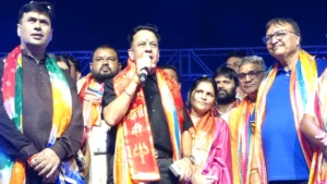 Durga Navnirman Samiti Durg: नवरात्रि उत्सव के दौरान गरबा पंडाल में मचा बवाल, पुलिस के पहुंचने से पहले हटे प्रदर्शनकारी