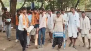 MP Crime Update: बैसाखी के सहारे एसपी कार्यालय पहुंचे घायल ग्रामीण, पुलिस पर मामले में गंभीर धाराएं न जोड़ने का आरोप