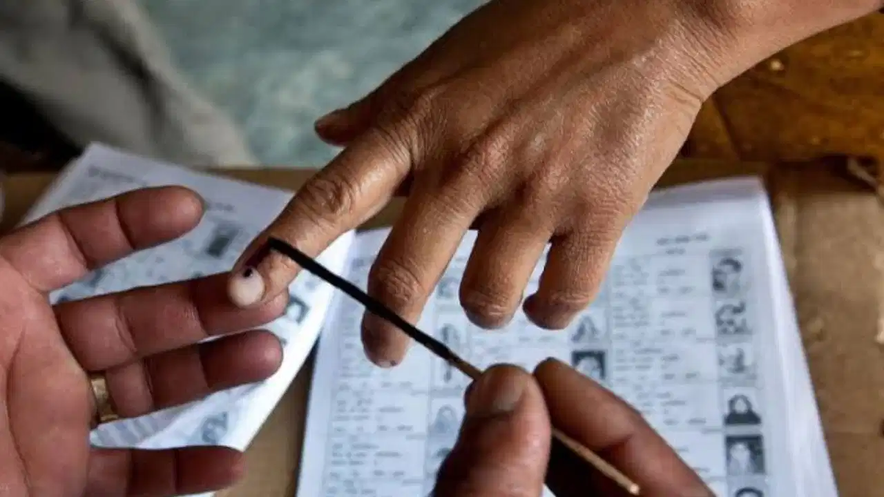 Barmer Panchayat Election Controversy: नामांकन खारिज होने के बावजूद शख्स ने लड़ा चुनाव और बन गया सरपंच, राजस्थान के बाड़मेर में हैरान करने वाला मामला