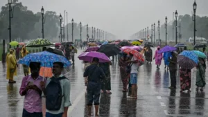 Rain Alert in India: मानसून की विदाई के बाद बदले मौसम के तेवर, जानिए अपने राज्य में अगले कुछ दिनों के मौसम का हाल